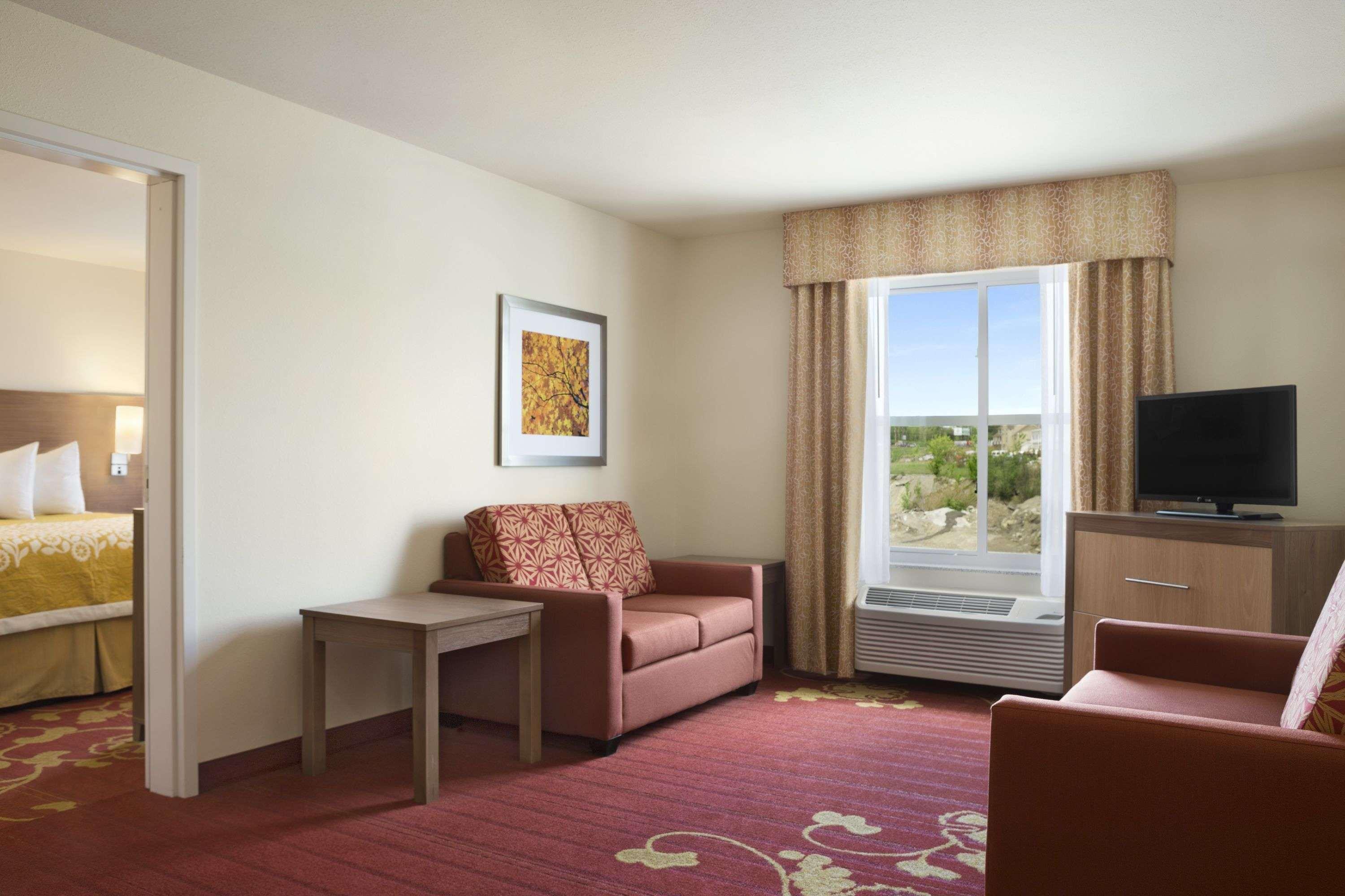 Days Inn & Suites By Wyndham Belmont Exterior foto